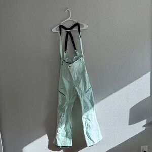 Patagonia Women's Mint Green Snow Pants
